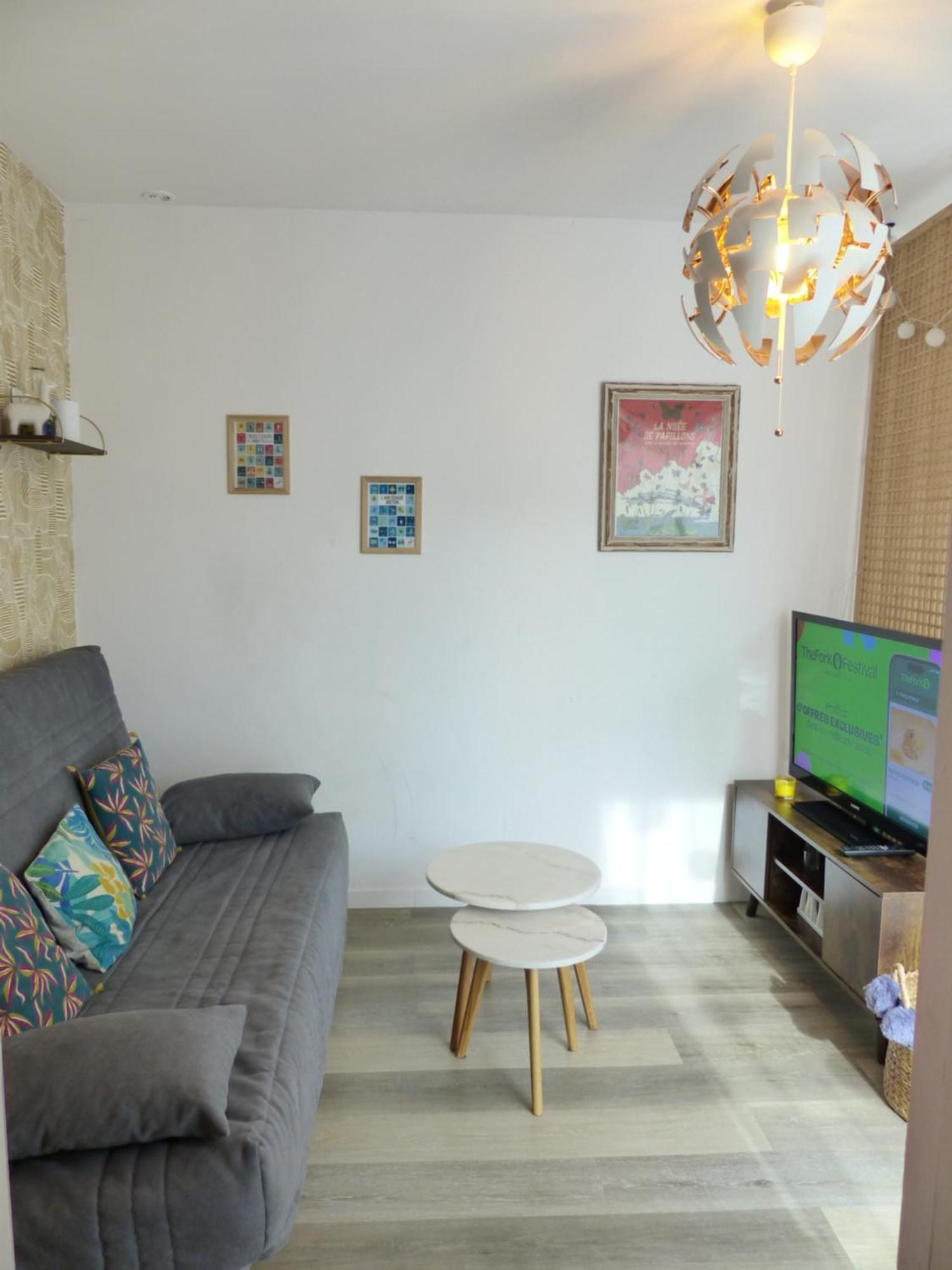 La Petite Maison Tahet, 2 Pers Avec Terrasse Basse-Indre Dış mekan fotoğraf